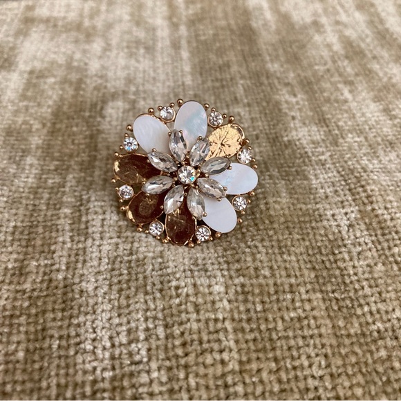 Kate Spade Flower Ring with Clear Stones Ring | Size 7 | Gold Tone - Picture 2 of 8